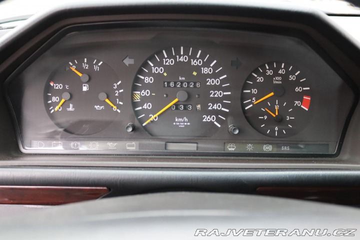 Mercedes-Benz 320 124 124 320CE AT 162kW 1992