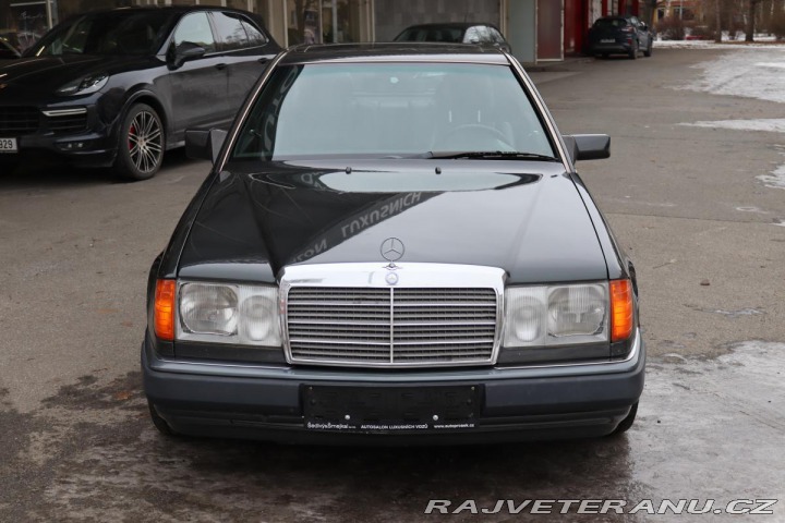 Mercedes-Benz 320 124 124 320CE AT 162kW 1992