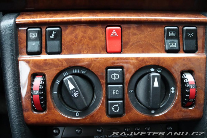 Mercedes-Benz 320 124 124 320CE AT 162kW 1992