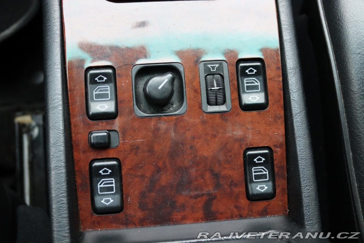 Mercedes-Benz 320 124 124 320CE AT 162kW 1992