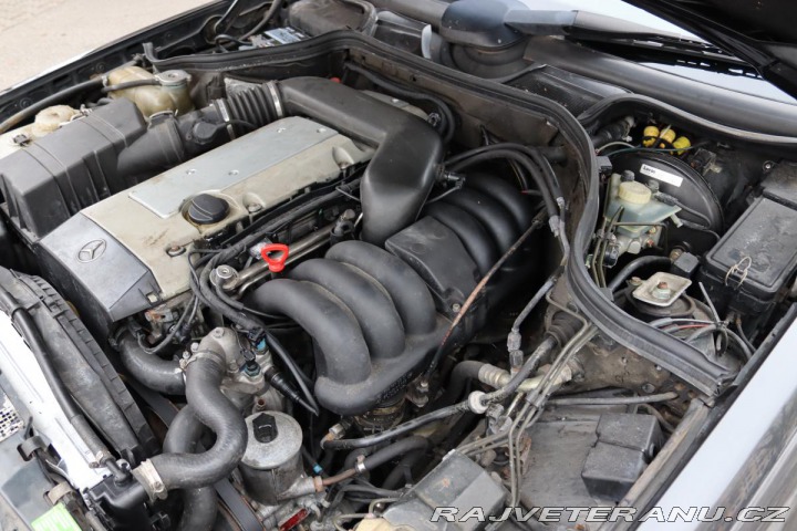 Mercedes-Benz 320 124 124 320CE AT 162kW 1992