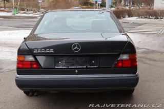 Mercedes-Benz 320 124 124 320CE AT 162kW 1992