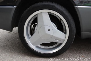 Mercedes-Benz 320 124 124 320CE AT 162kW 1992