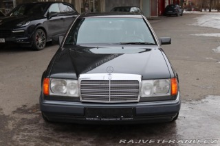 Mercedes-Benz 320 124 124 320CE AT 162kW 1992