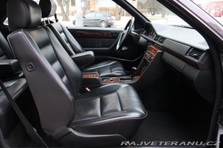 Mercedes-Benz 320 124 124 320CE AT 162kW 1992