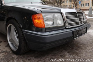 Mercedes-Benz 320 124 124 320CE AT 162kW 1992