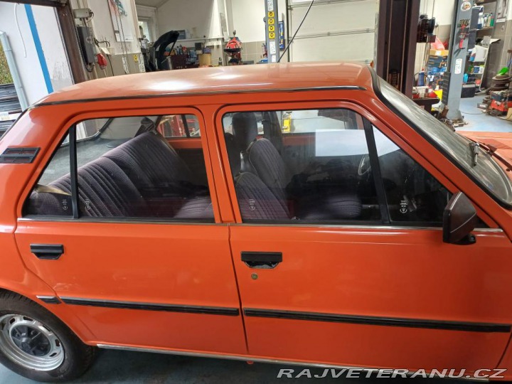 Škoda 105 105 GL 1981