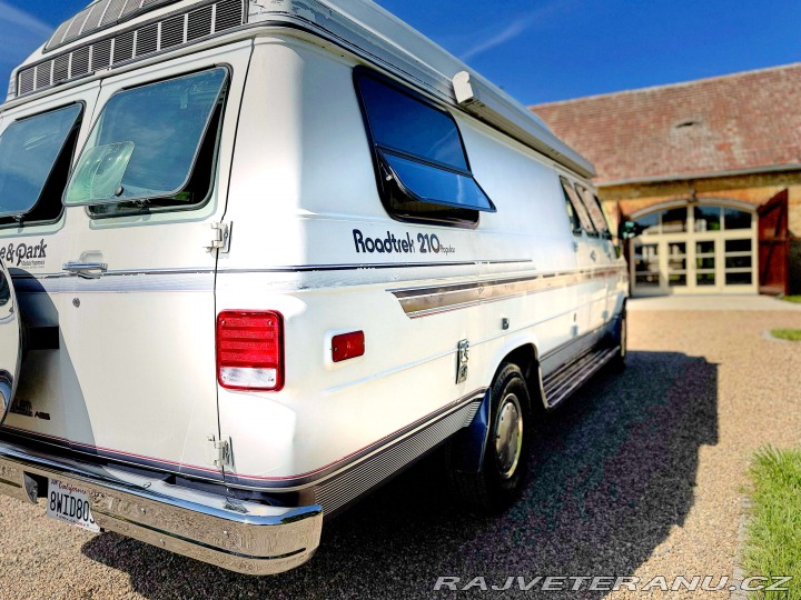 Chevrolet Ostatní modely G30 5.7 V8 | Roadtrek 210 1993