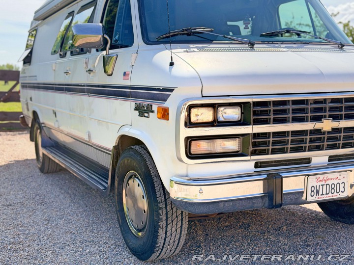 Chevrolet Ostatní modely G30 5.7 V8 | Roadtrek 210 1993