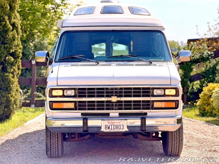 Chevrolet Ostatní modely G30 5.7 V8 | Roadtrek 210 1993