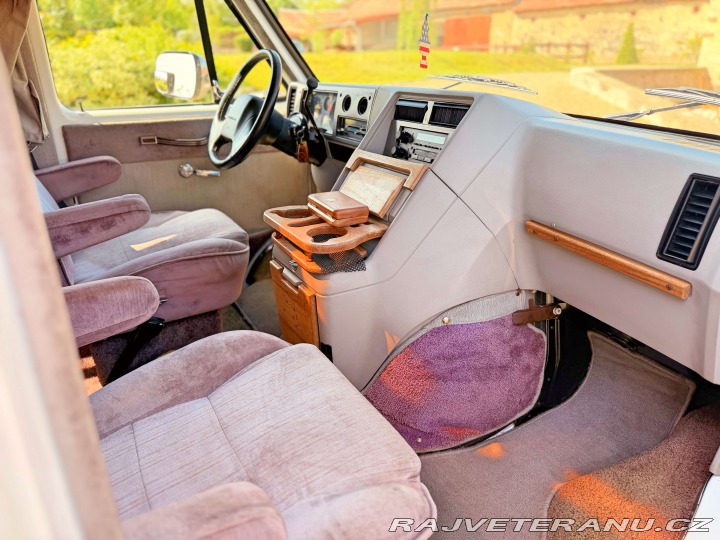 Chevrolet Ostatní modely G30 5.7 V8 | Roadtrek 210 1993