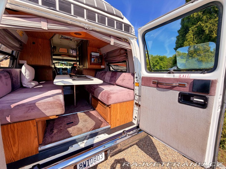 Chevrolet Ostatní modely G30 5.7 V8 | Roadtrek 210 1993