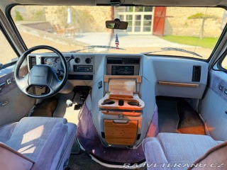 Chevrolet Ostatní modely G30 5.7 V8 | Roadtrek 210 1993