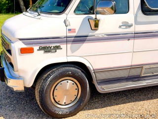 Chevrolet Ostatní modely G30 5.7 V8 | Roadtrek 210 1993