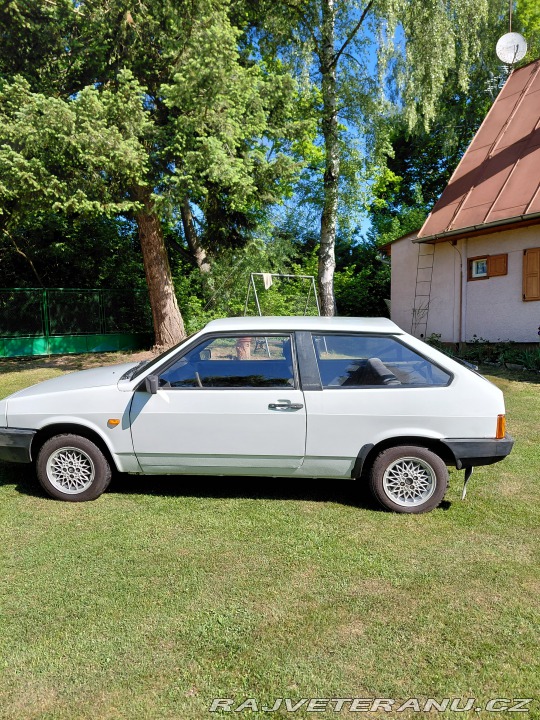 Lada Samara 2108 1990