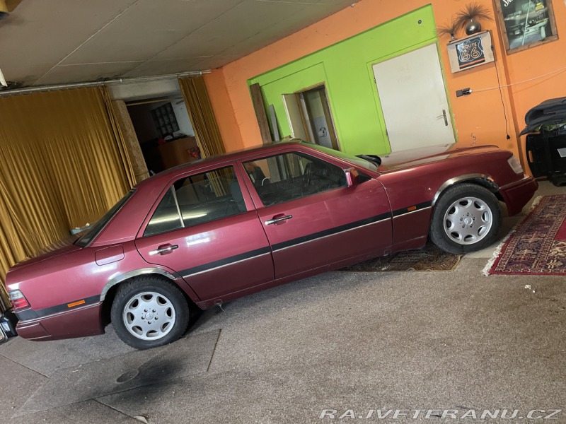 Mercedes-Benz E w127-E260-6v