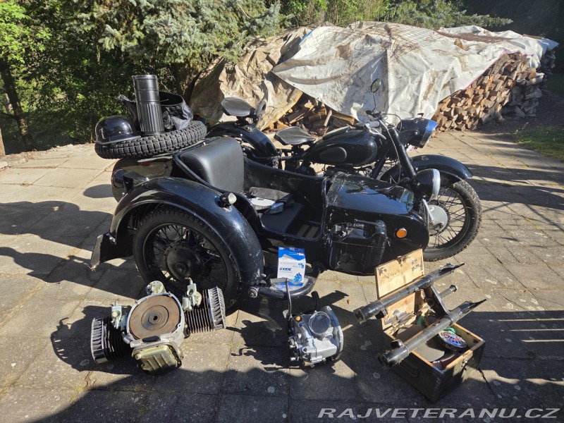 Dněpr K-750 Motocykl se sidecarem