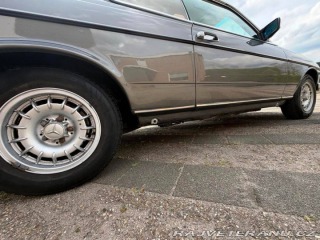 Mercedes-Benz 280 W123 1977