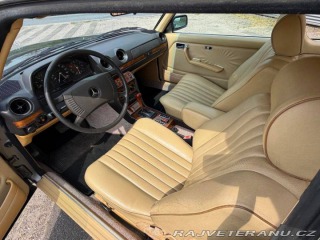 Mercedes-Benz 280 W123 1977