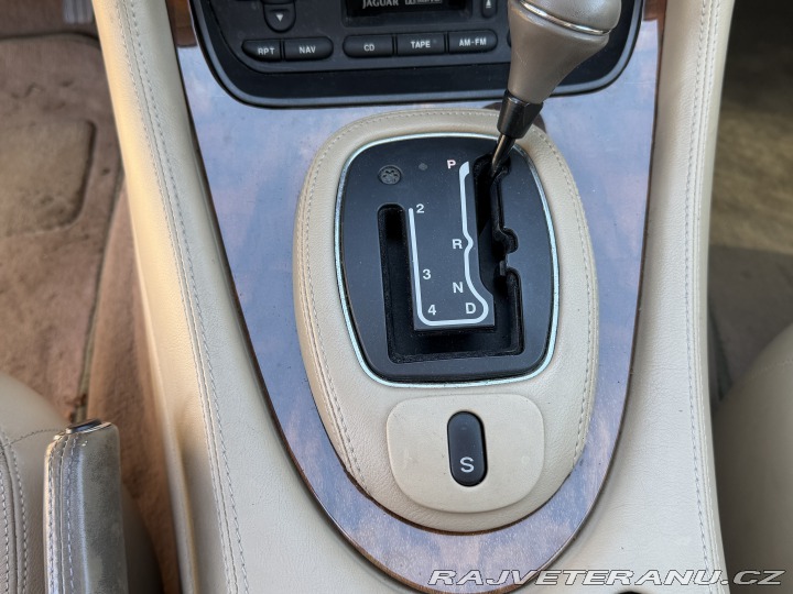 Jaguar XJ EXECUTIVE 2000