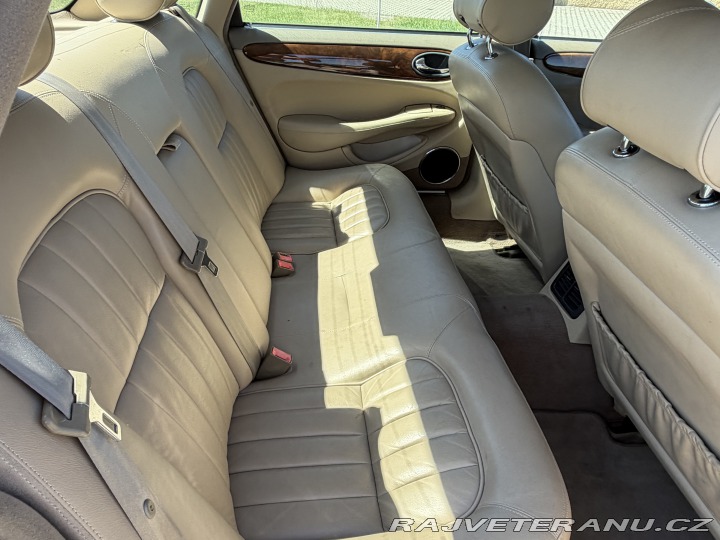 Jaguar XJ EXECUTIVE 2000