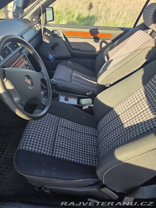 Mercedes-Benz 230 W124 coupe 1990