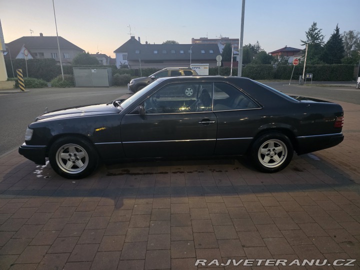 Mercedes-Benz 230 W124 coupe 1990