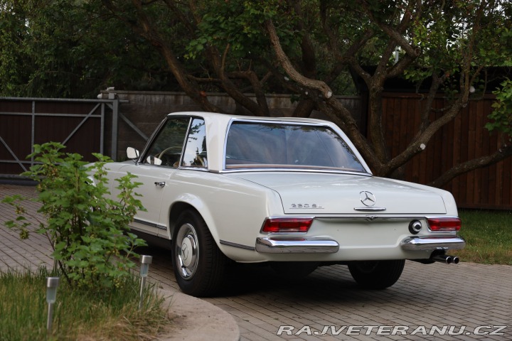 Mercedes-Benz 230 230 SL Pagoda 1964