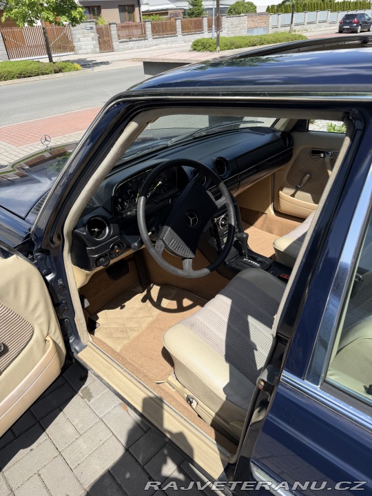 Mercedes-Benz 200 W123 1979