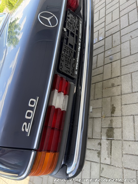 Mercedes-Benz 200 W123 1979