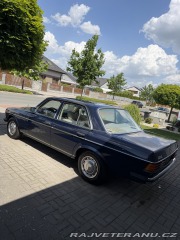 Mercedes-Benz 200 W123 1979