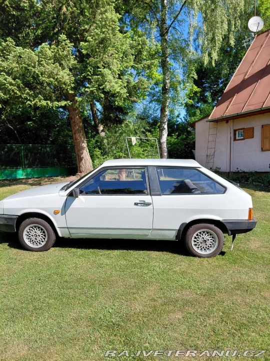 Lada Samara 2108 1990