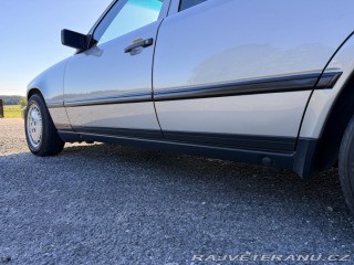 Mercedes-Benz 300 W124 300D 80kW 1986
