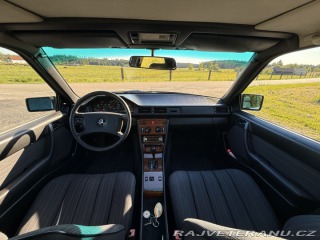 Mercedes-Benz 300 W124 300D 80kW 1986