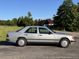 Mercedes-Benz 300 W124 300D 80kW 1986