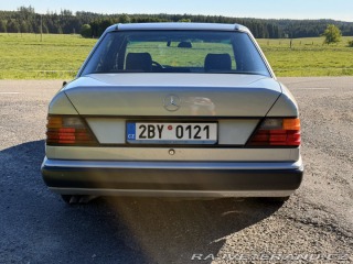 Mercedes-Benz 300 W124 300D 80kW 1986