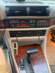 BMW 7 E32 750i V12 1992