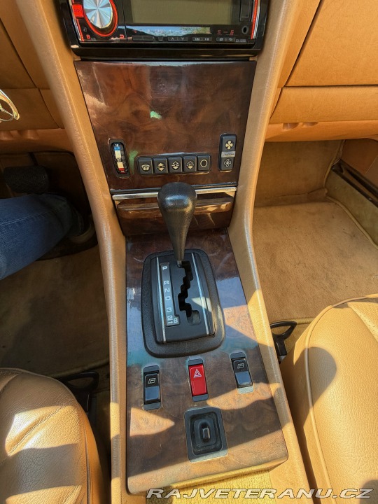 Mercedes-Benz SL 380 R107 1984