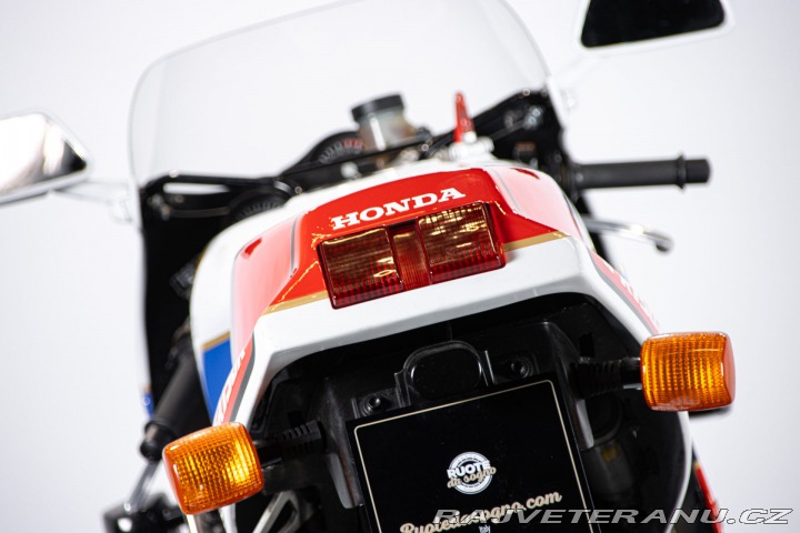 Honda RC 30 1988