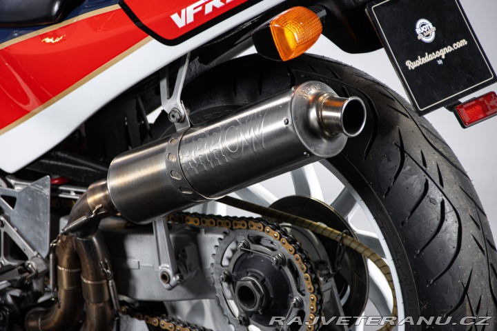 Honda RC 30 1988