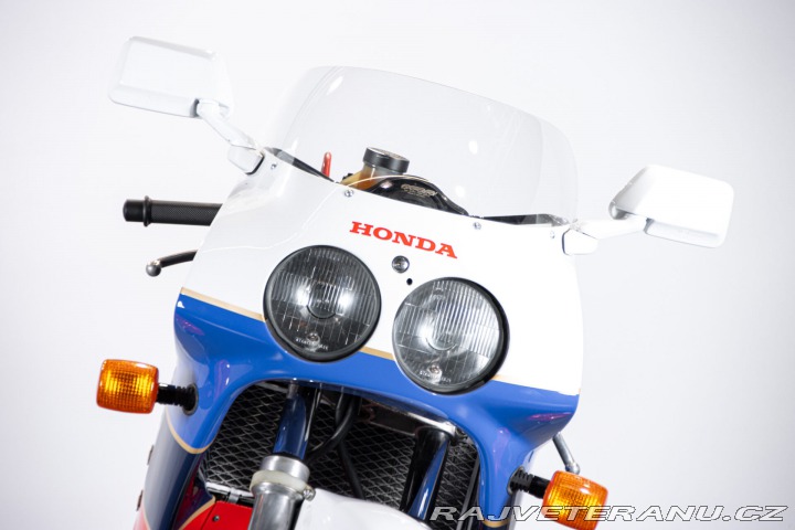 Honda RC 30 1988