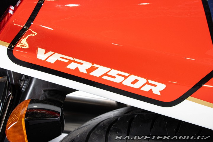 Honda RC 30 1988