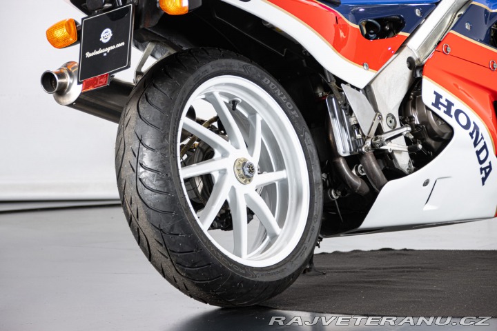 Honda RC 30 1988