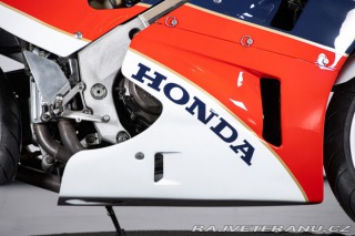 Honda RC 30 1988