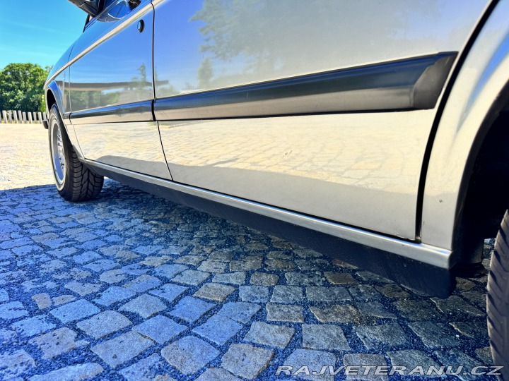 BMW 5 E28 520i shadowline 1987