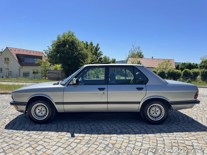 BMW 5 E28 520i shadowline 1987
