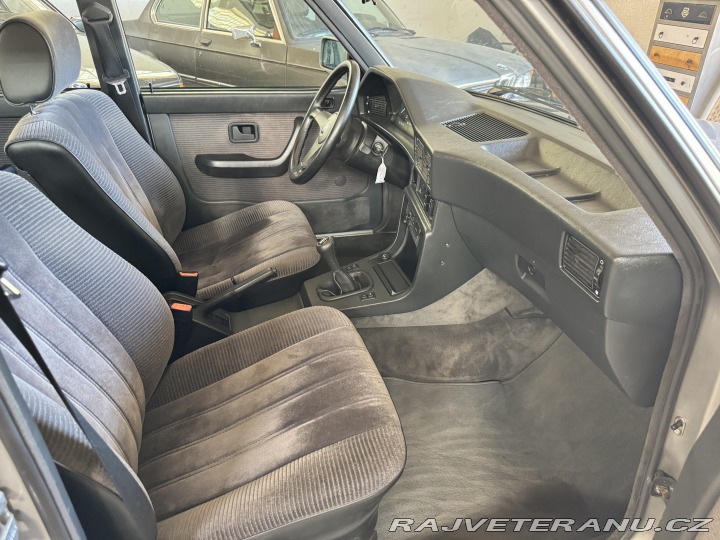 BMW 5 E28 520i shadowline 1987