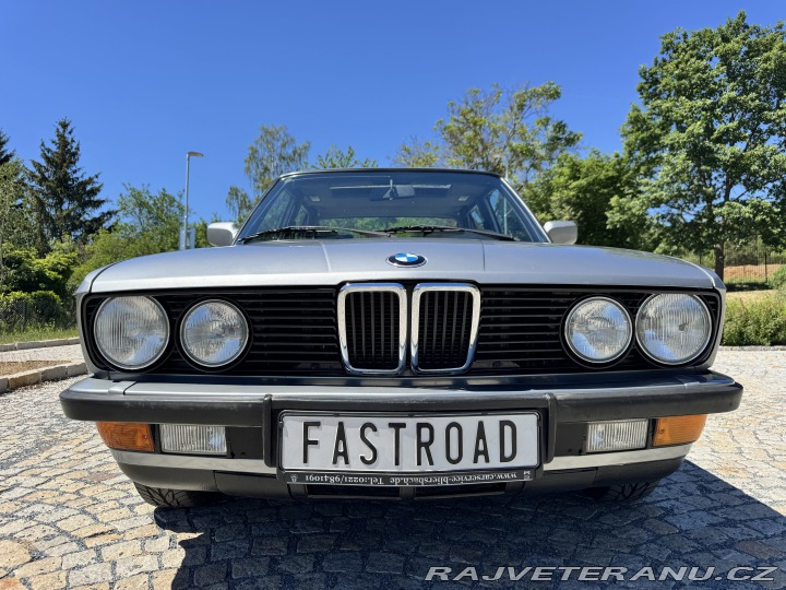 BMW 5 E28 520i shadowline 1987
