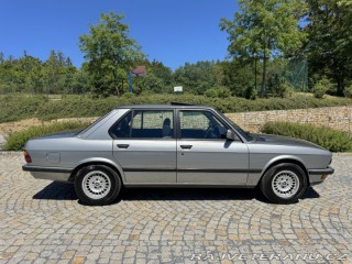 BMW 5 E28 520i shadowline 1987