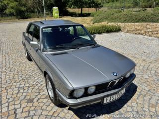 BMW 5 E28 520i shadowline 1987